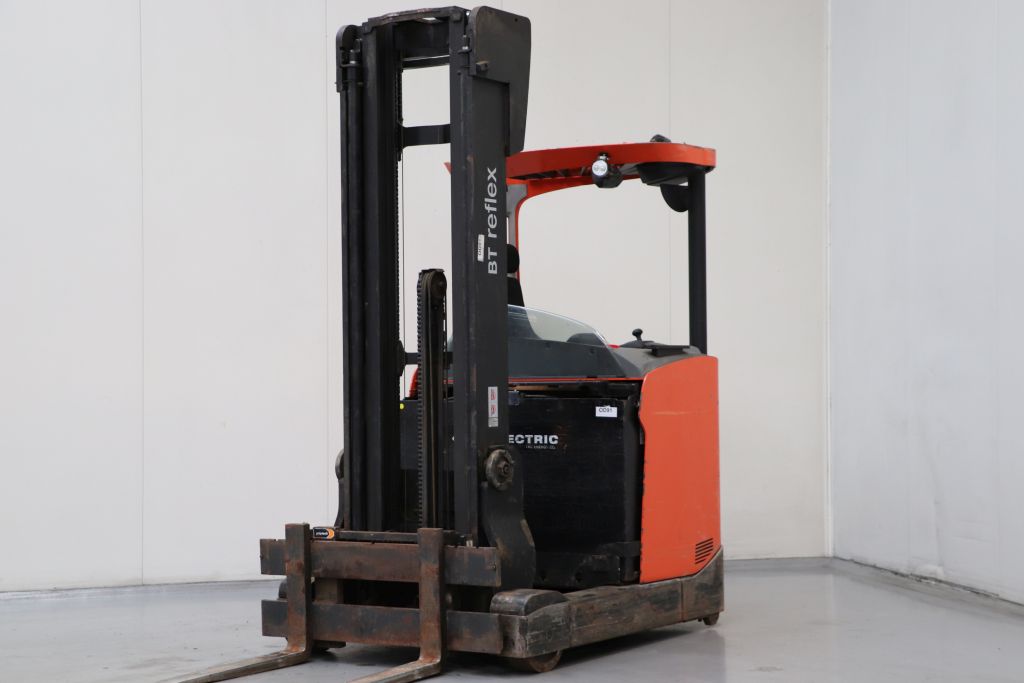 BT RRE160H Schubmaststapler www.heinbockel-gabelstapler.de