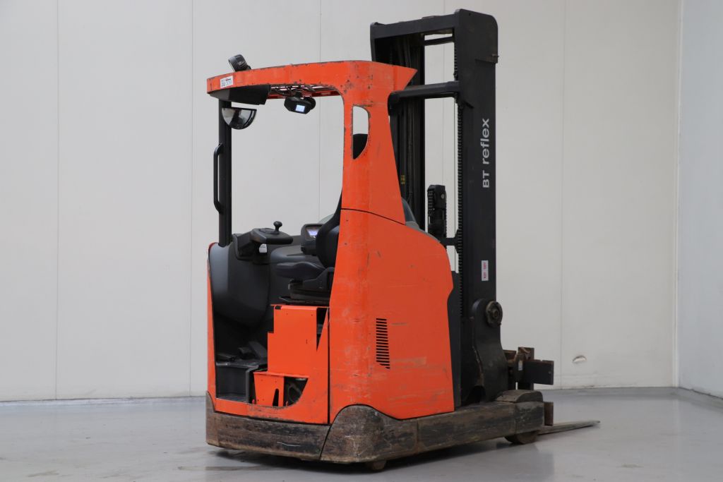 BT RRE160H Schubmaststapler www.heinbockel-gabelstapler.de