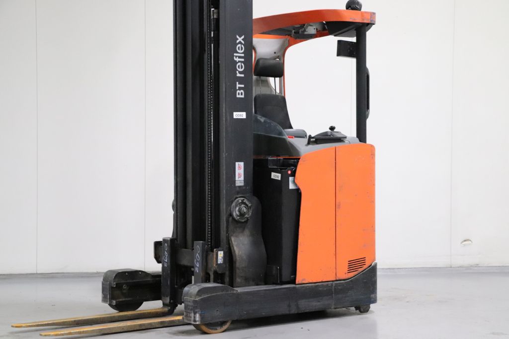 BT RRE160H Schubmaststapler www.heinbockel-gabelstapler.de