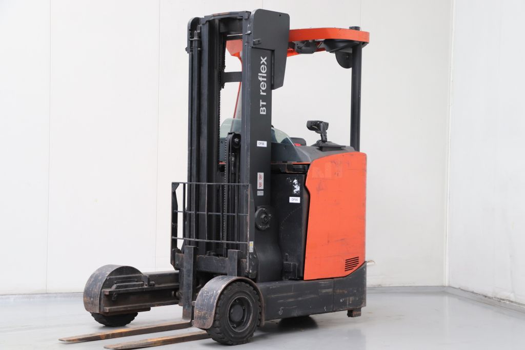 BT RRE160HR Schubmaststapler www.heinbockel-gabelstapler.de