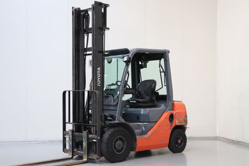 Toyota 02-8FDF25 Dieselstapler www.heinbockel-gabelstapler.de