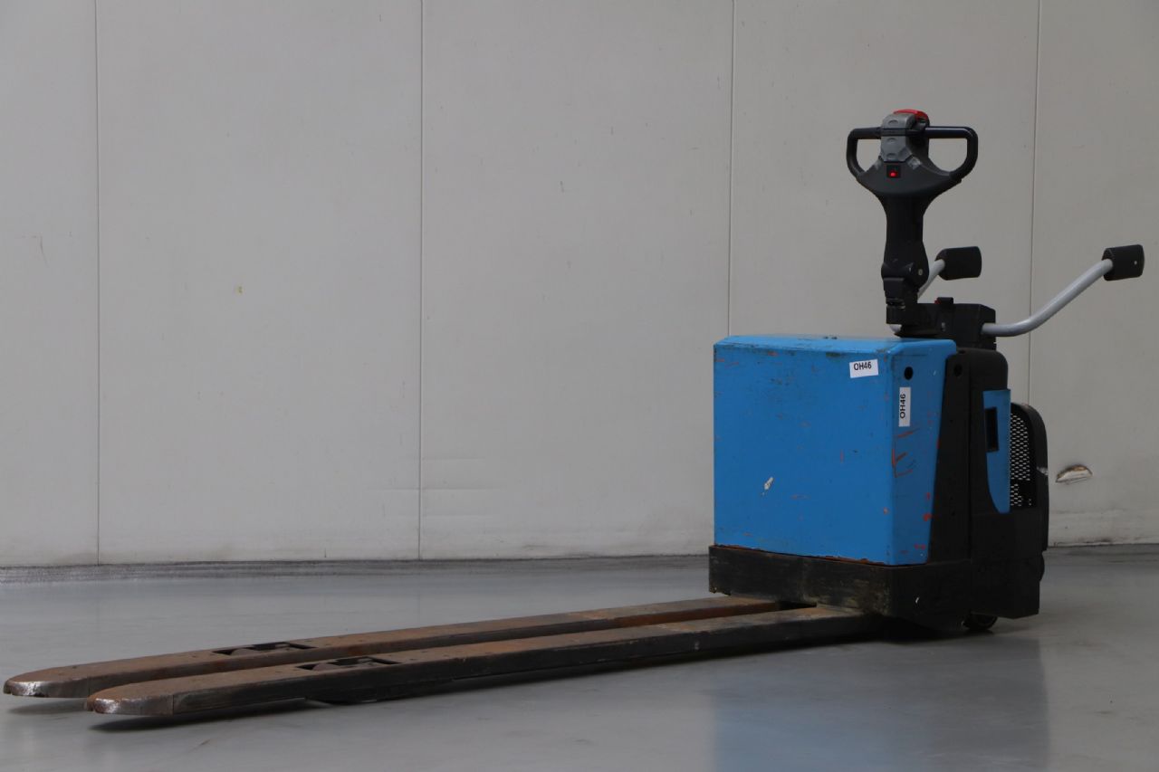 BT LPE200/8 Paleciaki elektryczne (bez masztu) www.bsforklifts.com