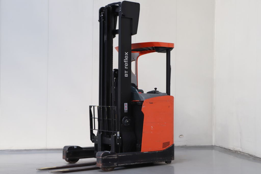 Toyota RRE140H Schubmaststapler www.heinbockel-gabelstapler.de