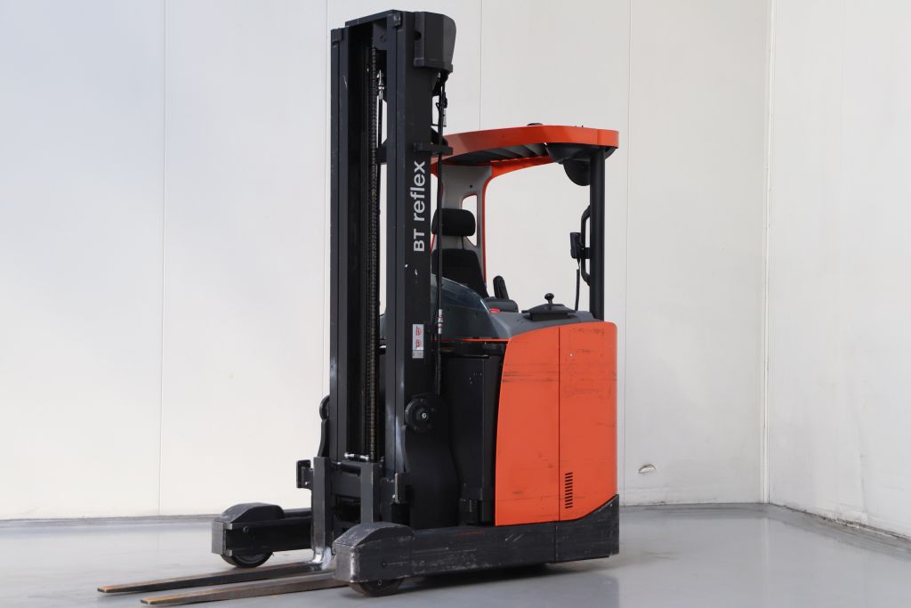 BT RRE160E Schubmaststapler www.heinbockel-gabelstapler.de