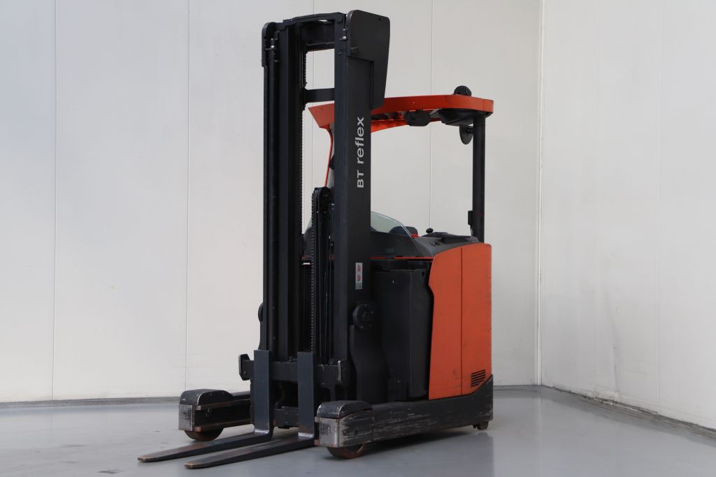 Toyota RRE160HE Schubmaststapler www.heinbockel-gabelstapler.de