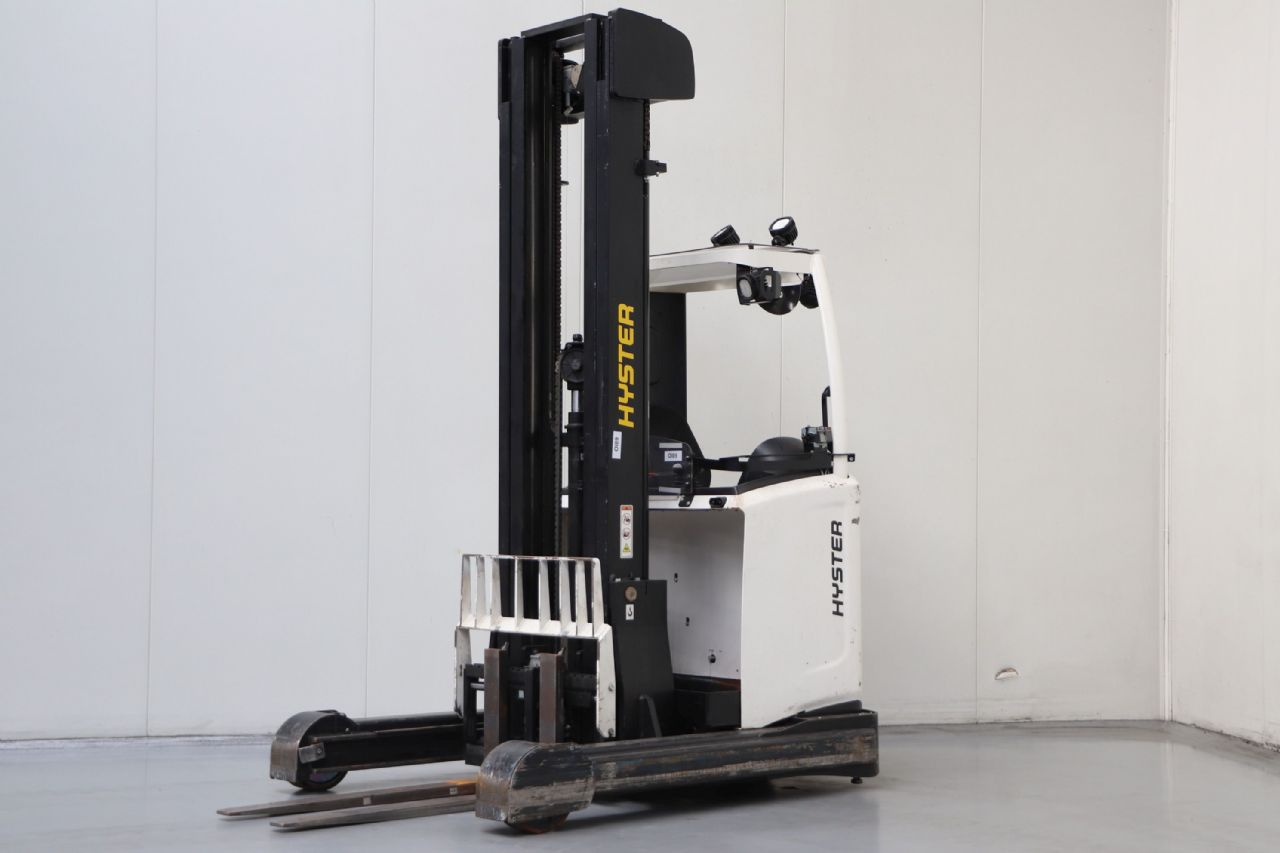 Hyster R2.5 W�zek z wysuwanym  masztem www.bsforklifts.com