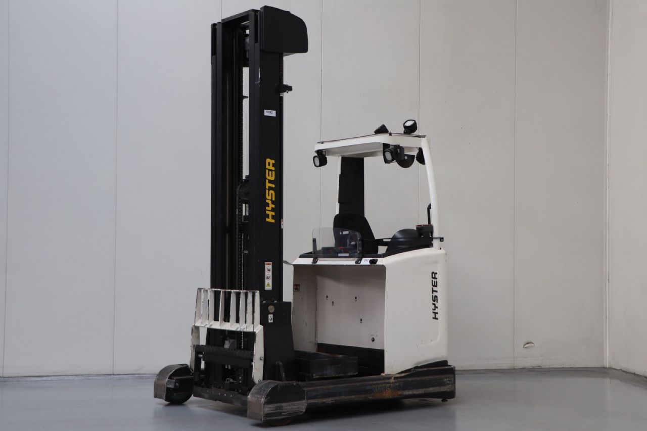 Hyster R2.5 Reach Truck www.bsforklifts.com