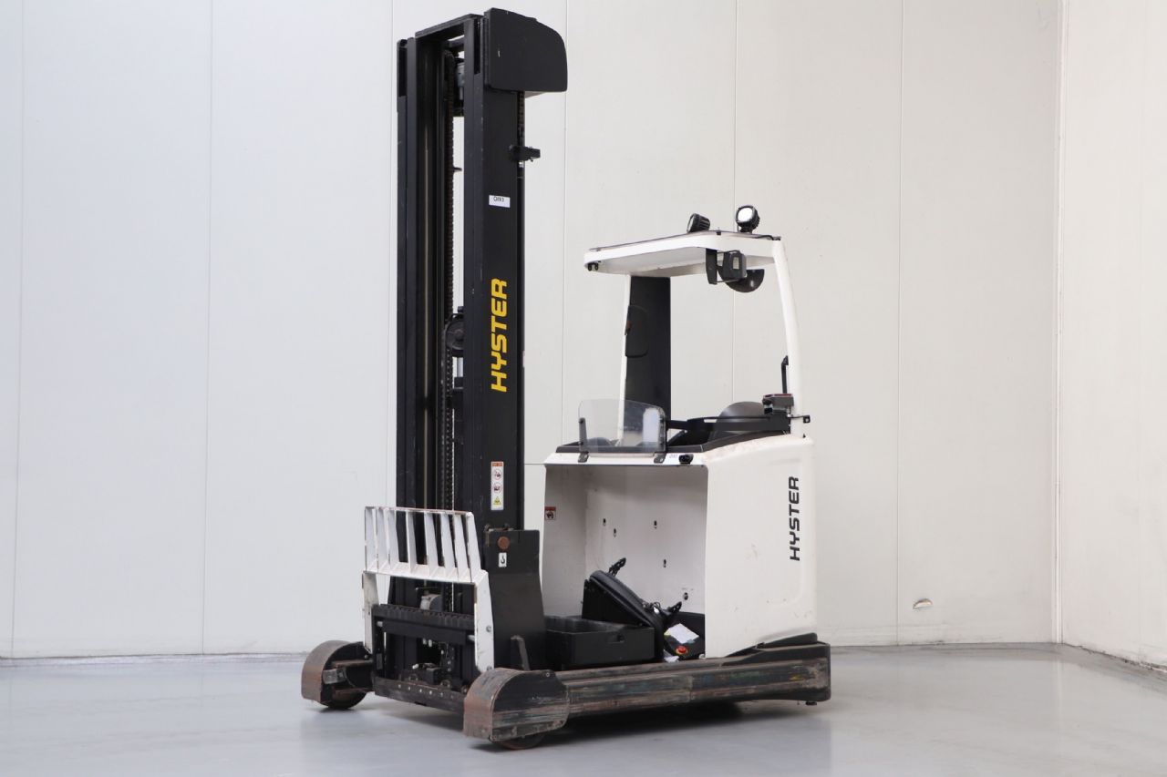 Hyster R2.5 Reachtruck www.bsforklifts.com