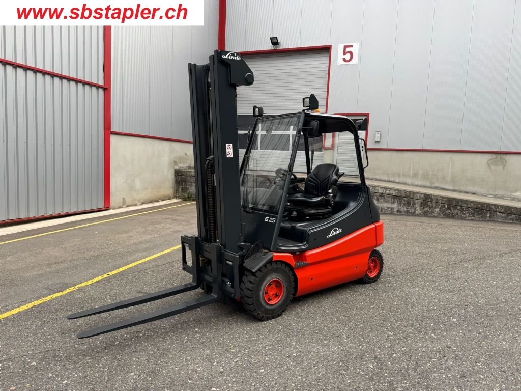 Linde E25-02 Elektro 4 Rad-Stapler www.sbstapler.ch
