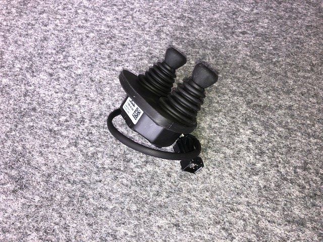 Linde Joystick Doppelhebel 1 arretiert 7919040049 Elektrische Steuerungen und Komponenten www.sbstapler.ch