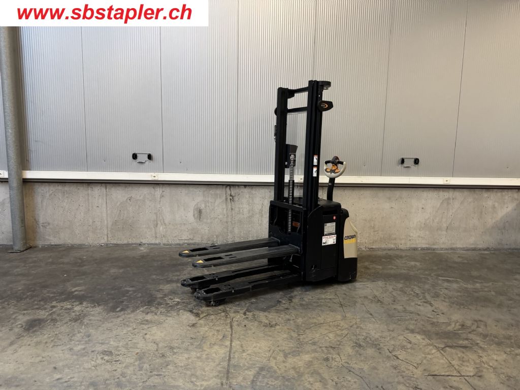Crown-ESi 4000-1.4 TF-Hochhubwagen-www.sbstapler.ch
