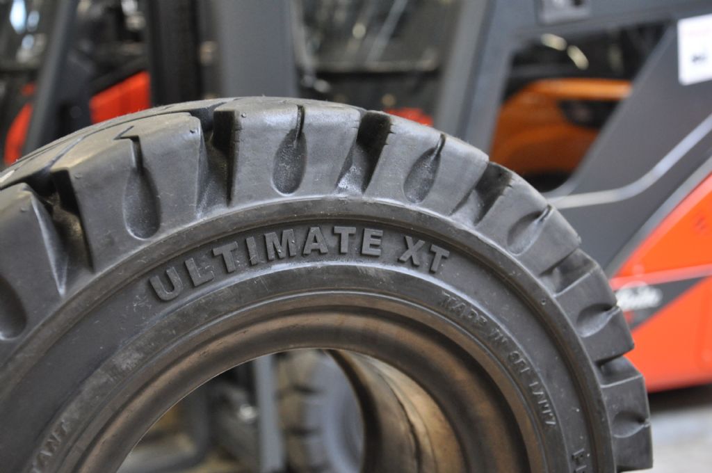 GRI 18x7-8 Ultimate XT (180/70-8) Reifen www.sbstapler.ch