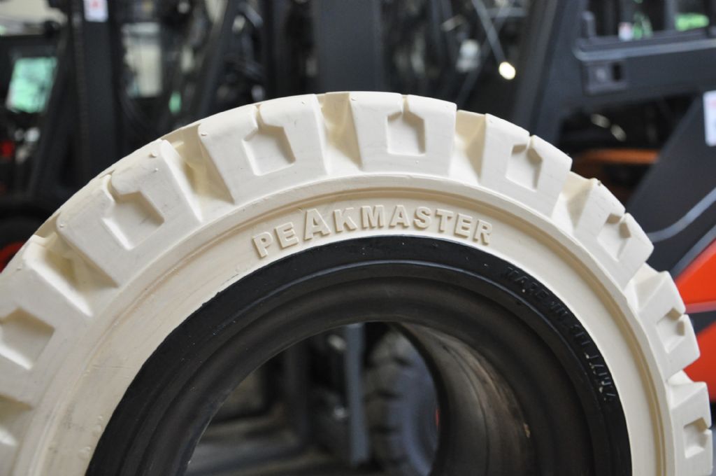 GRI 21x8-9 Non Marking (200/75-9) Reifen www.sbstapler.ch