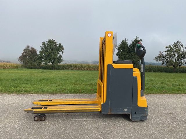 Jungheinrich EJD 220 G 115-166ZT Doppelstockstapler www.burgstaller.cc