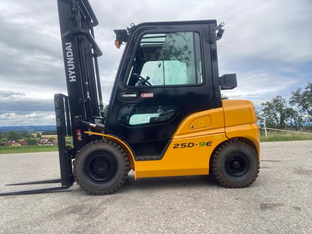 Hyundai 25D-9H Dieselstapler www.burgstaller.cc