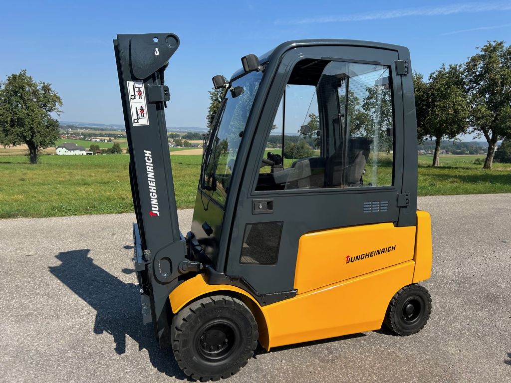 Jungheinrich EFG 425k Elektro 4 Rad-Stapler www.burgstaller.cc