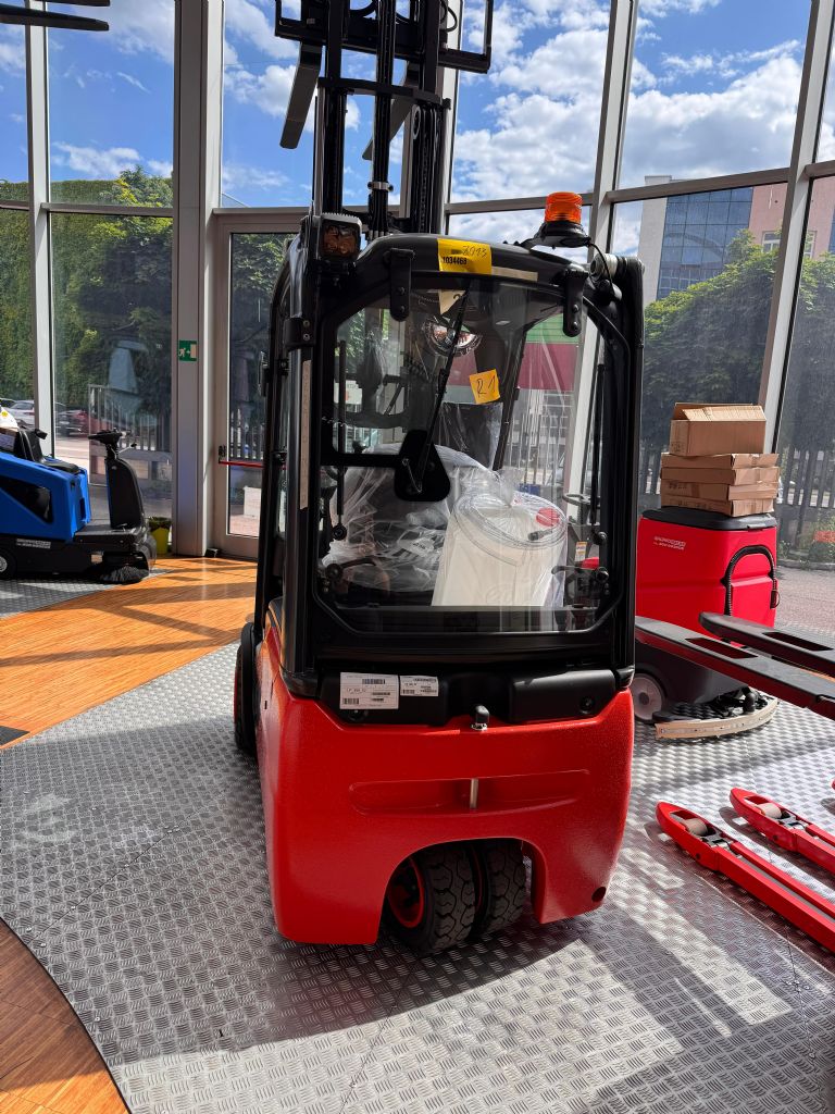 Linde E18 - 02  Elektro 3 Rad-Stapler www.cemiat.com