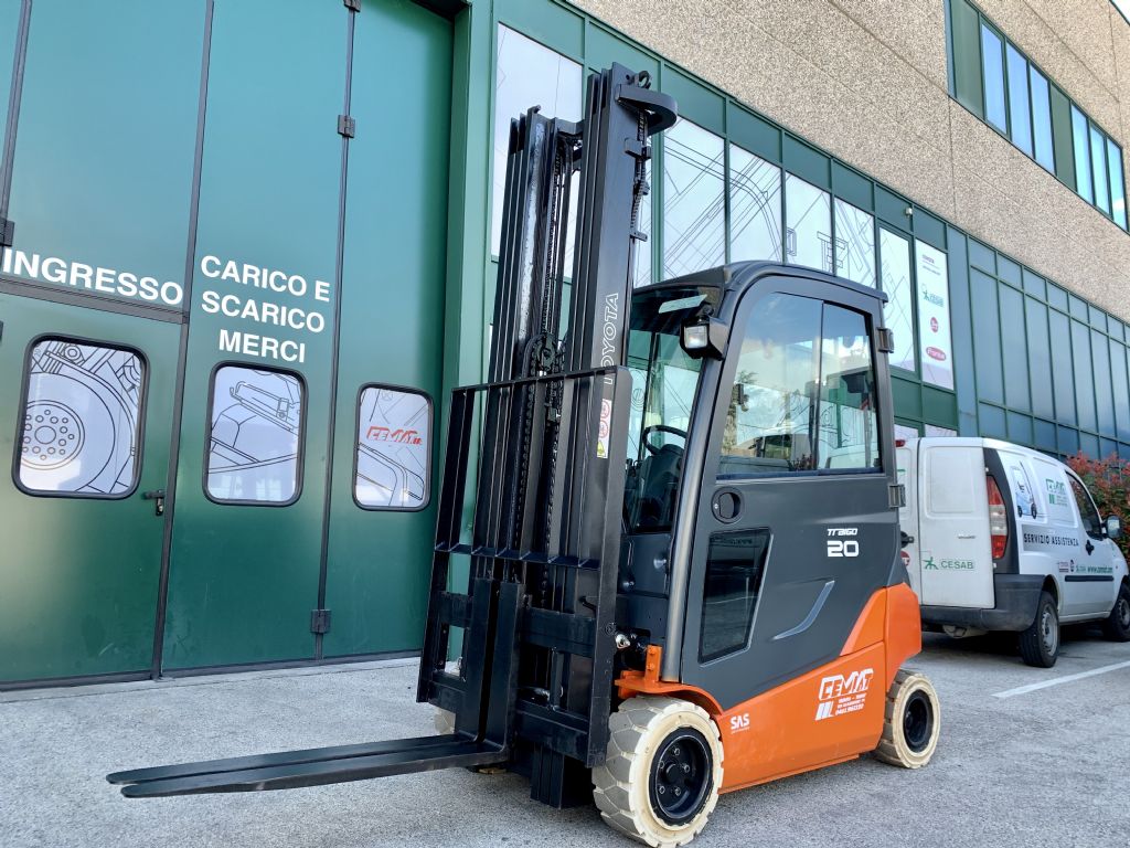 Toyota 8FBMT20 Elektro 4 Rad-Stapler www.cemiat.com