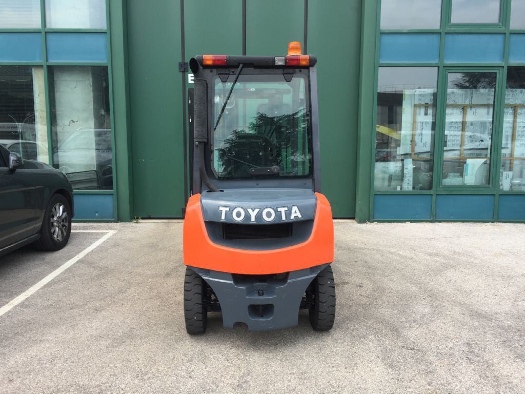 Toyota 02-8FDF20 Dieselstapler www.cemiat.com