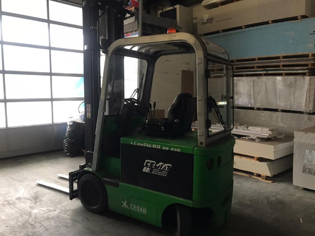 Toyota Centauro 250 AC Elektro 4 Rad-Stapler www.cemiat.com