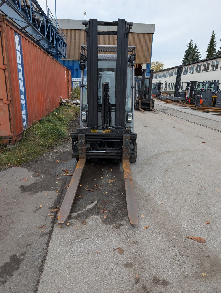 Still RX 20-20 // Elektro // Halbkabine // Batterie aus 2021 Elektro 3 Rad-Stapler www.stapler-de.de Still RX 20-20 // Elektro // Halbkabine // Batterie aus 2021 Elektro 3 Rad-Stapler www.stapler-de.de