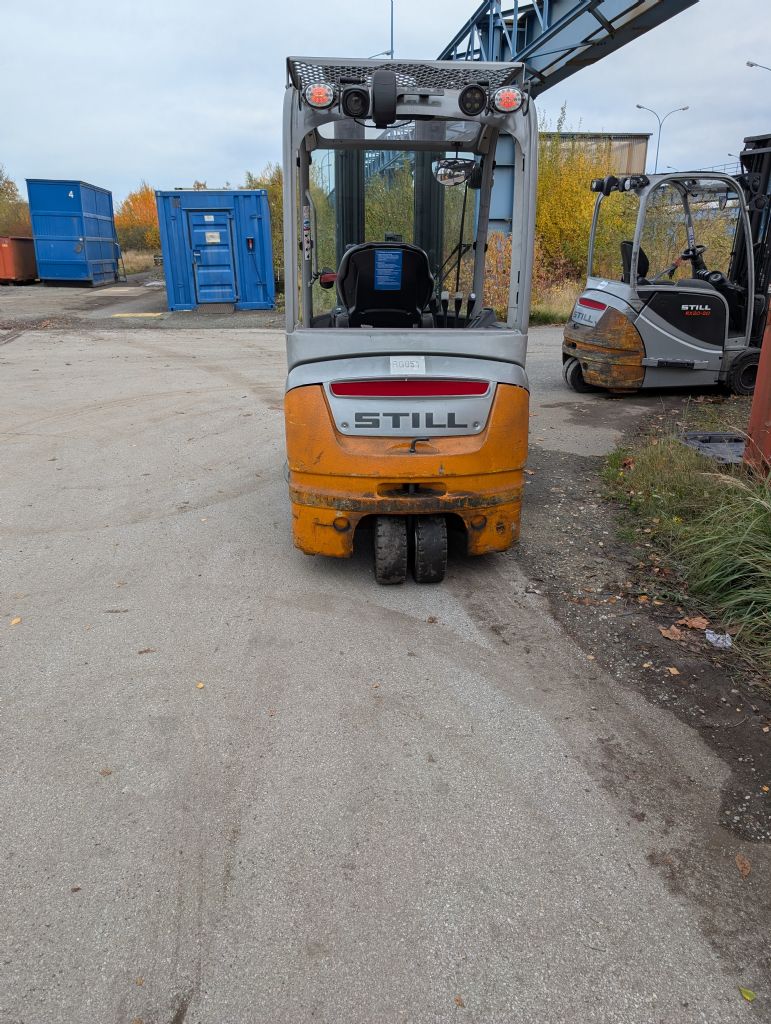 Still RX 20-20 // Elektro // Halbkabine // Batterie aus 2021 Elektro 3 Rad-Stapler www.stapler-de.de Still RX 20-20 // Elektro // Halbkabine // Batterie aus 2021 Elektro 3 Rad-Stapler www.stapler-de.de