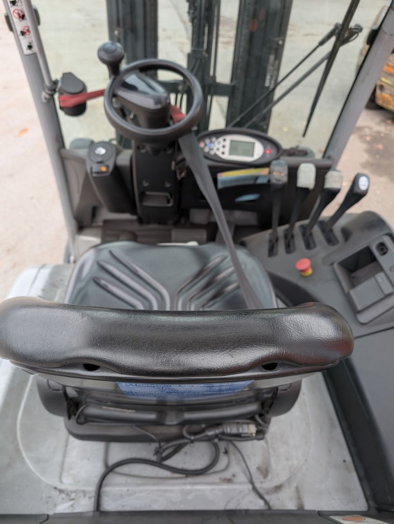 Still RX 20-20 // Elektro // Halbkabine // Batterie aus 2021 Elektro 3 Rad-Stapler www.stapler-de.de Still RX 20-20 // Elektro // Halbkabine // Batterie aus 2021 Elektro 3 Rad-Stapler www.stapler-de.de