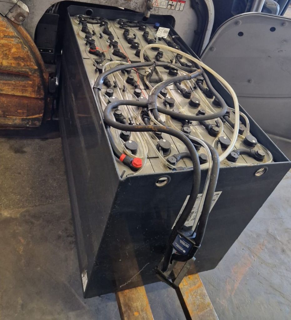 Still RX 20-20 // Elektro // Halbkabine // Batterie aus 2021 Elektro 3 Rad-Stapler www.stapler-de.de Still RX 20-20 // Elektro // Halbkabine // Batterie aus 2021 Elektro 3 Rad-Stapler www.stapler-de.de