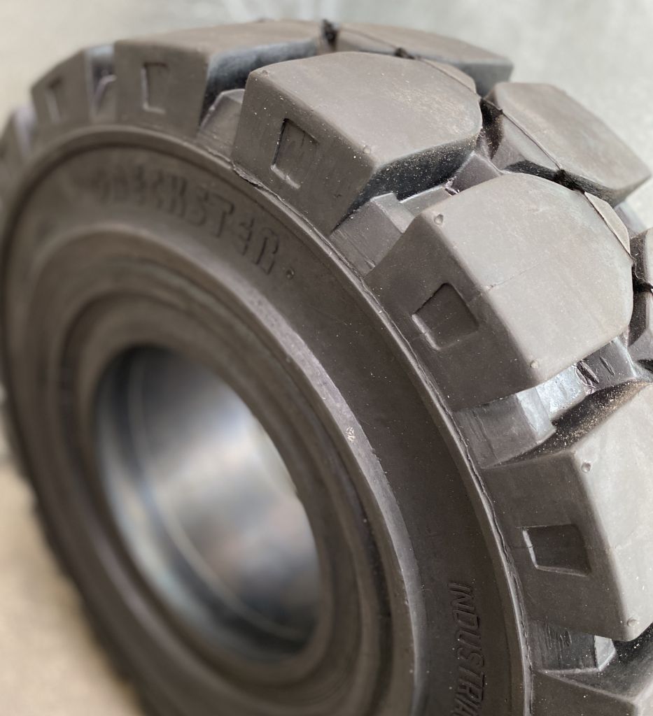 Emrald 1 - GRECKSTER 15x4 1/2- 8 (125/75-8) CLIP www.contilift.de Emrald 1 - GRECKSTER 15x4 1/2- 8 (125/75-8) CLIP www.contilift.de