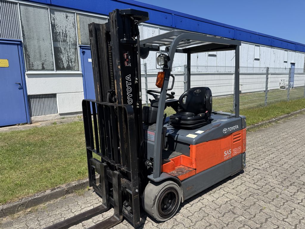 Toyota 7FBEF20 Electric 3-wheel forklift www.contilift.de