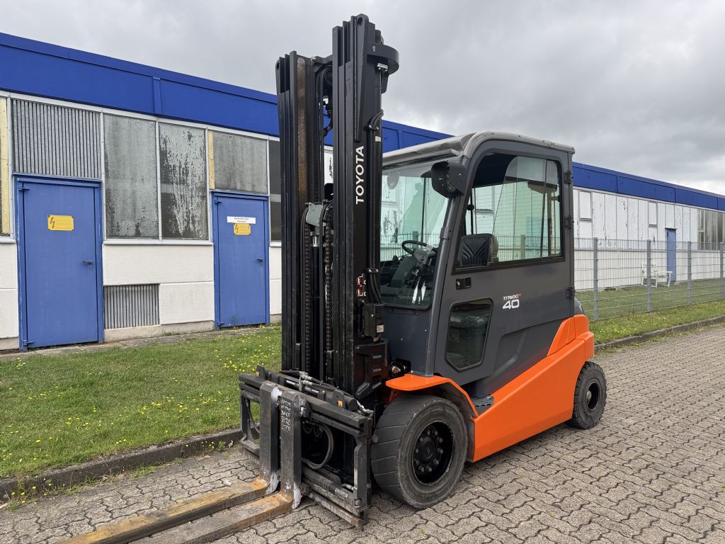 Toyota 8FBMT40 Electric 4-wheel forklift www.contilift.de