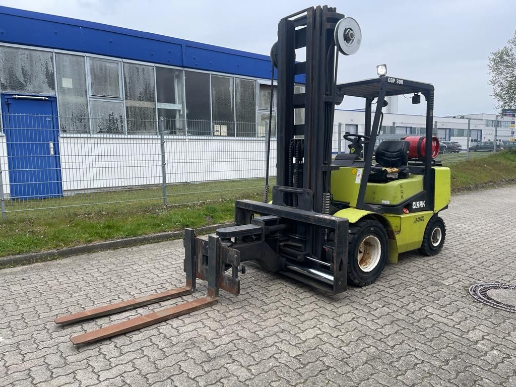 Clark CGP 30 H Treibgasstapler www.contilift.de