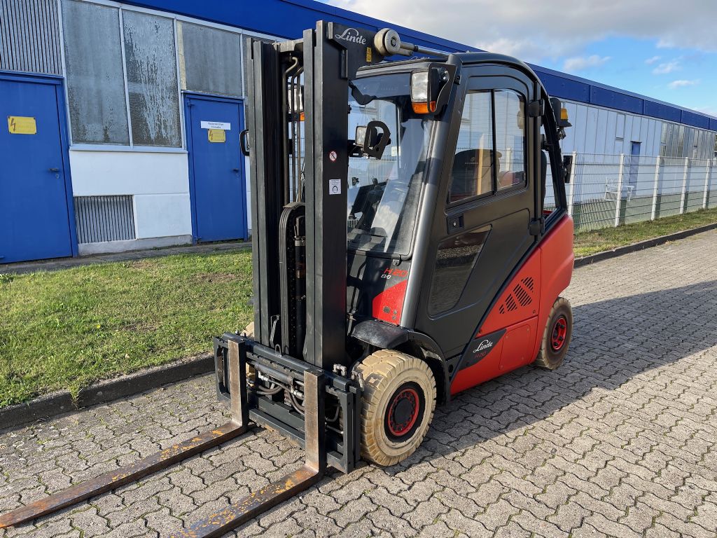 Linde H20T-02/600 393 Treibgasstapler www.contilift.de