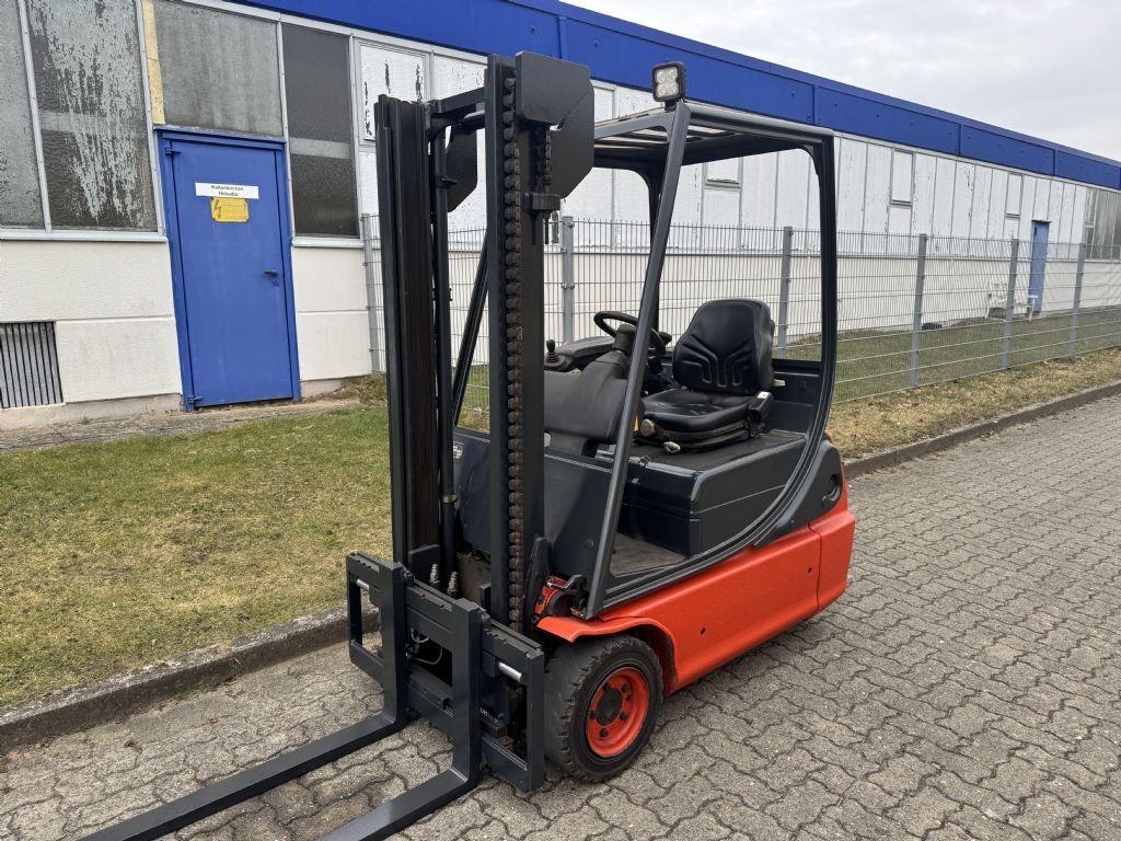 Linde E16C Elektro 3 Rad-Stapler www.contilift.de