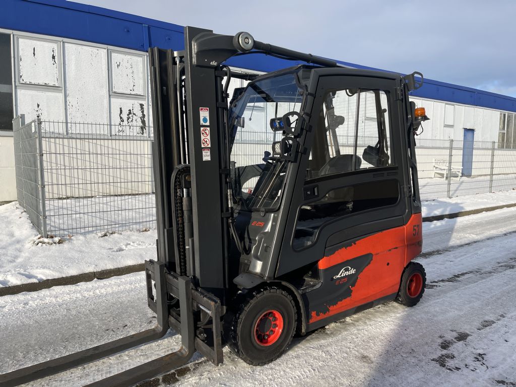 Linde E25L  Elektro 4 Rad-Stapler www.contilift.de