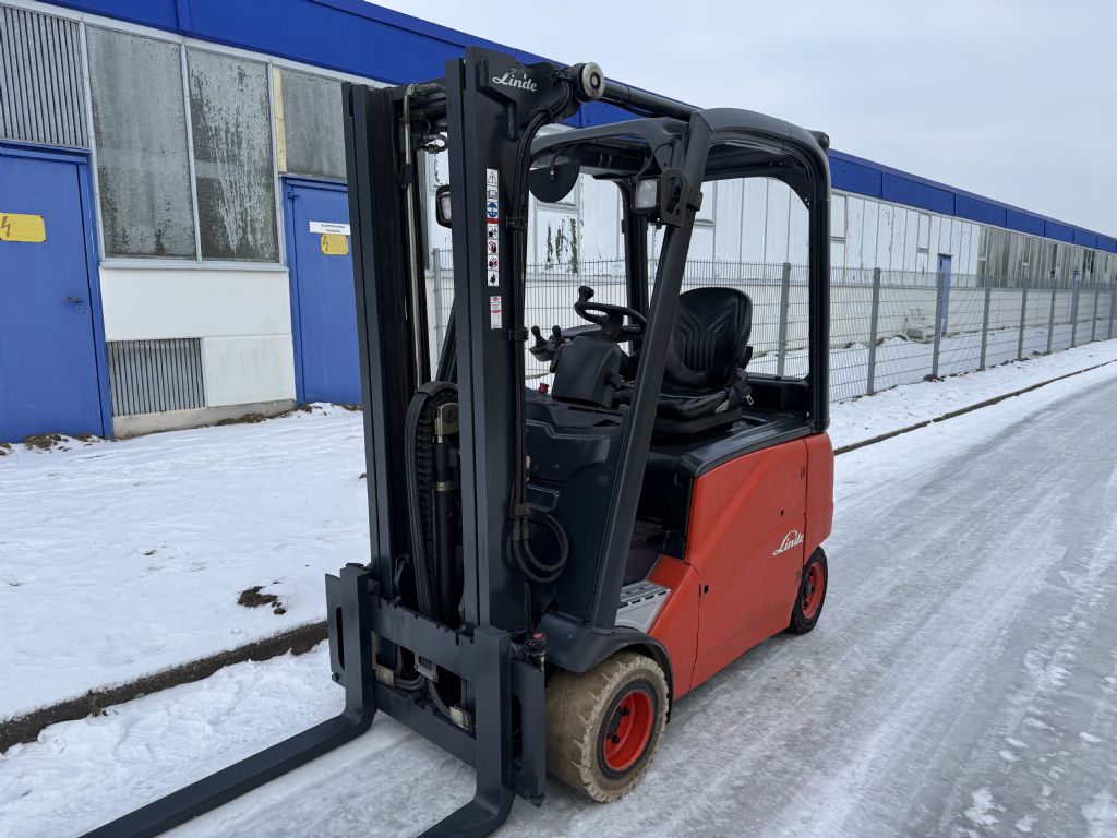 Linde E20PH-01 Elektro 4 Rad-Stapler www.contilift.de