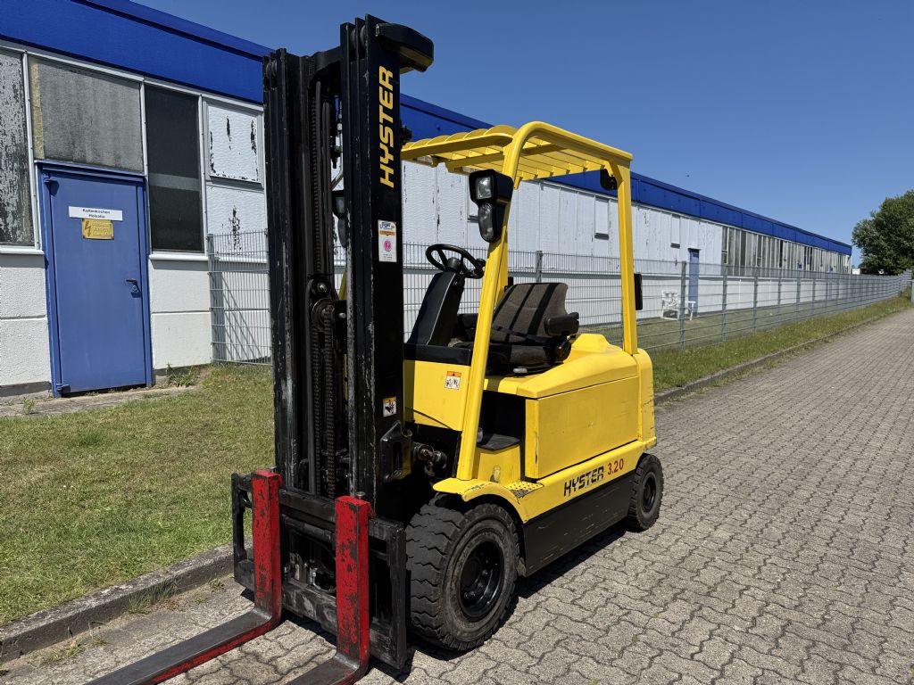 Hyster J3.20XM-861 Electric 4-wheel forklift www.contilift.de