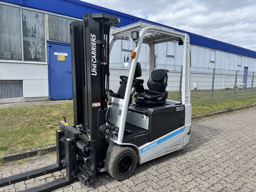 UniCarriers AG1N1L20Q Elektro 3 Rad-Stapler www.contilift.de UniCarriers AG1N1L20Q Elektro 3 Rad-Stapler www.contilift.de