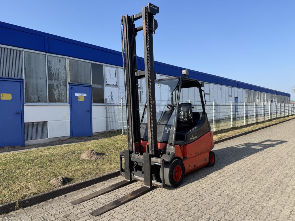 Linde E30-03/600 Electric 4-wheel forklift www.contilift.de