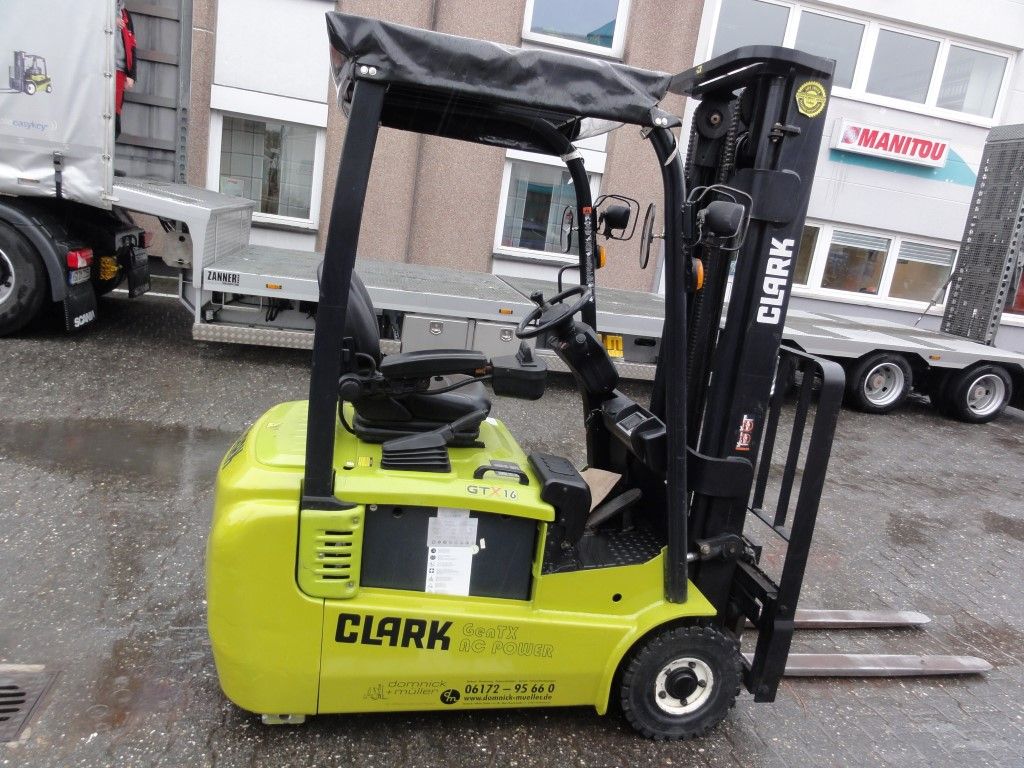Used Clark GTX 16 Electric 3 wheel forklift mit Standard Mast sale Buy Sale Second Hand Forklifts