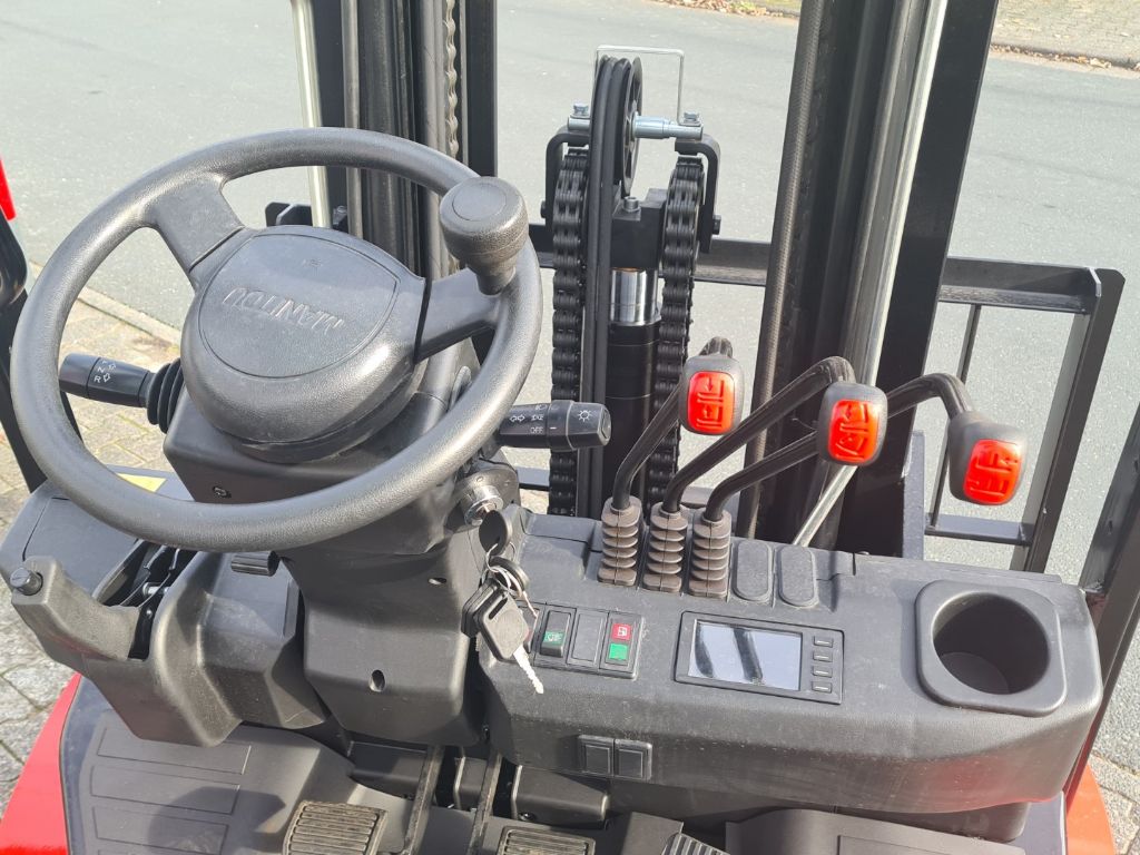 Manitou MI 35 Gas Triplex Treibgasstapler 