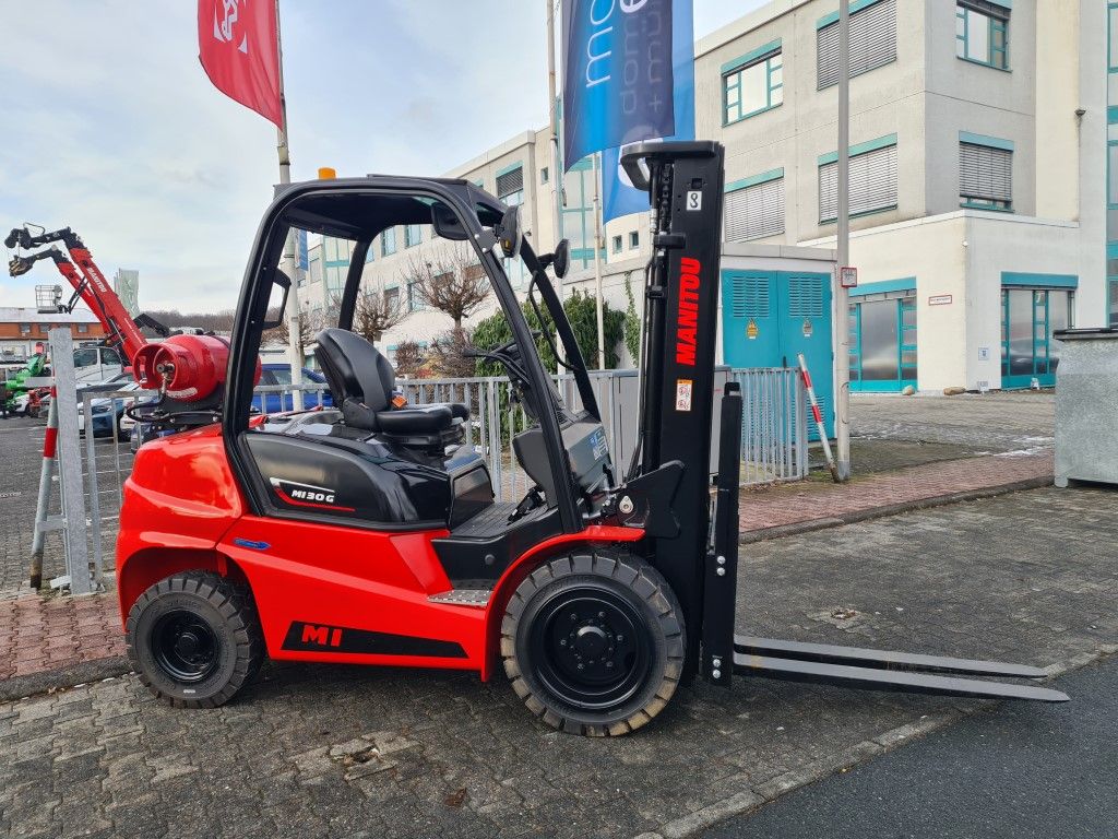 Manitou MI 30 Gas Triplex  Treibgasstapler 