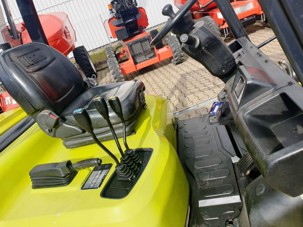 Used Clark C 50 SD neue Räder-1800h Dieselstapler mit Triplex Mast sale |  Buy & Sale Second-Hand-Forklifts