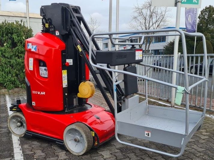 Manitou-100 VJR -Senkrecht Hebeb�hne domnick-mueller.de