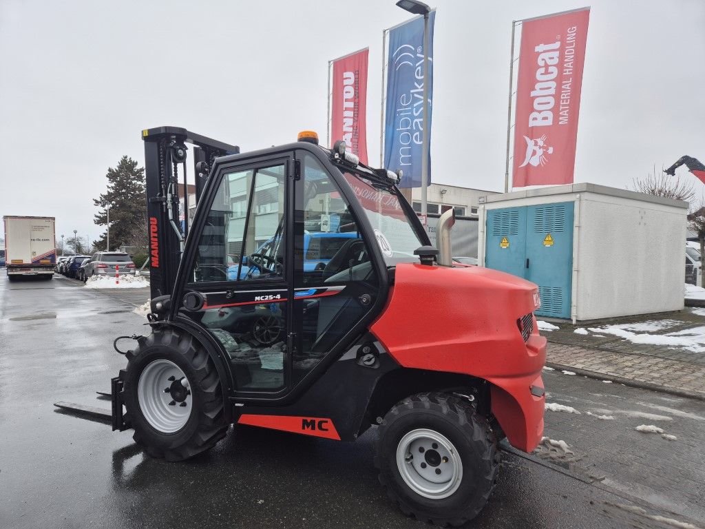 Manitou MC 25-4 ST5B S1 Gel�ndestapler 