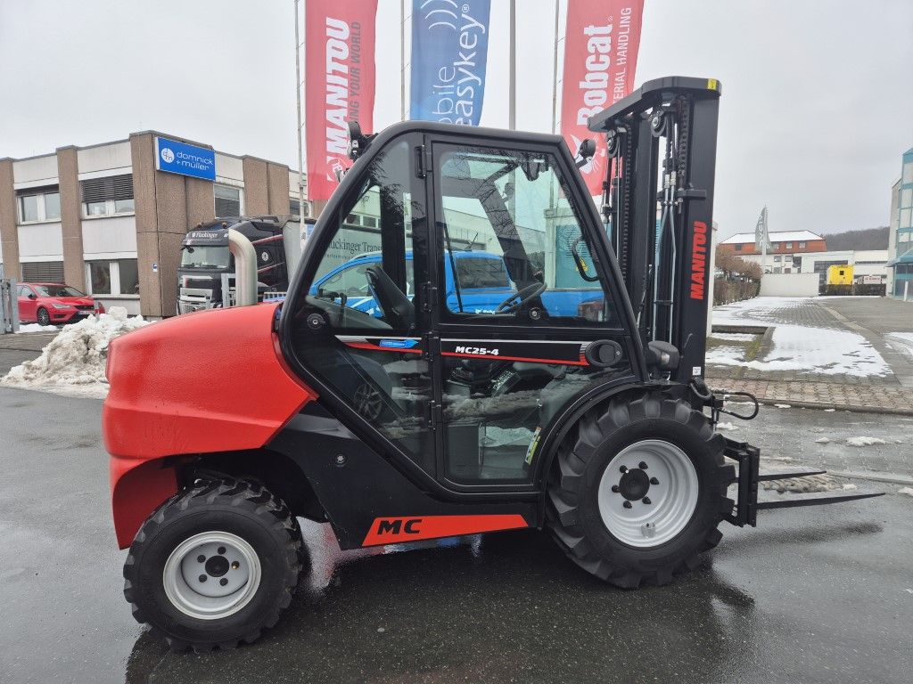 Manitou MC 25-4 ST5B S1 Gel�ndestapler 