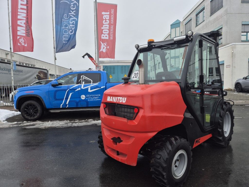 Manitou MC 25-4 ST5B S1 Gel�ndestapler 