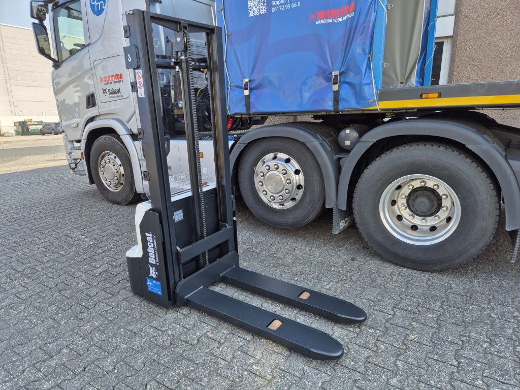 Bobcat-LSM12N-Hochhubwagen domnick-mueller.de