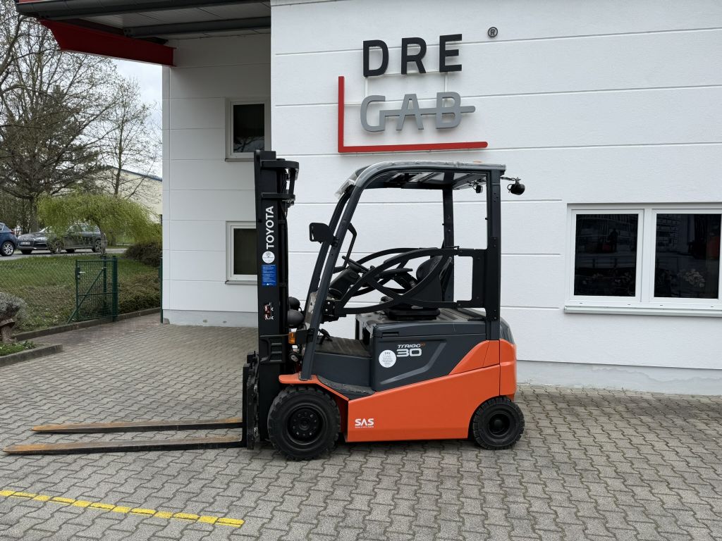 Toyota 8FBMKT30 Elektro 4 Rad-Stapler loeffler-gabelstapler.de