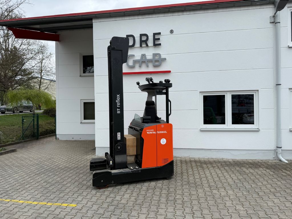 Toyota RRE200HE Schubmaststapler loeffler-gabelstapler.de